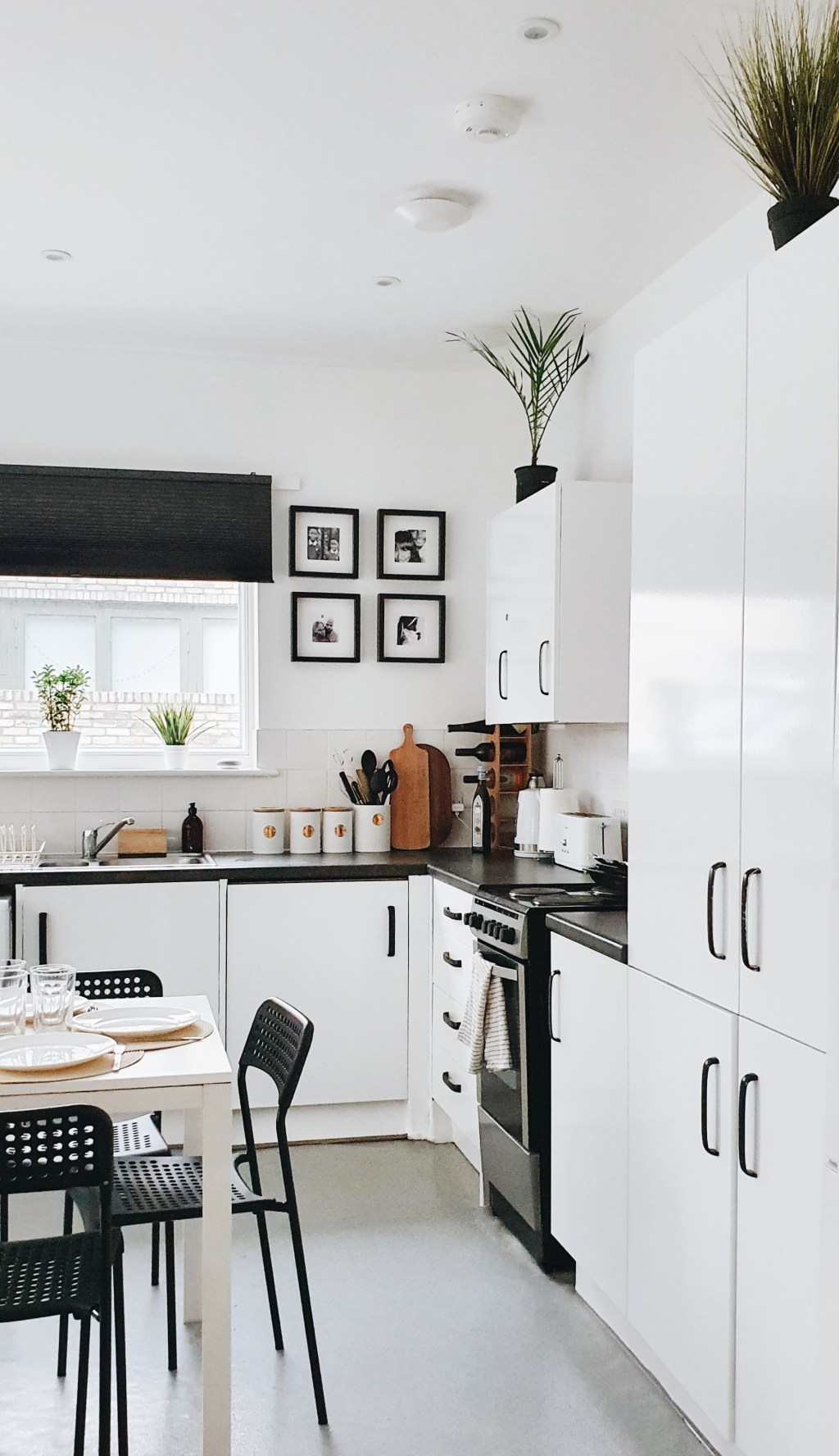 Changing my kitchen cabinets from ‘oak’ to white – Was it worth&nbsp;it?