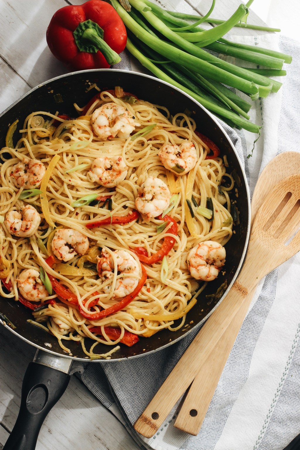 Red Argentinian shrimp with butter and garlic spaghetti | Recipe